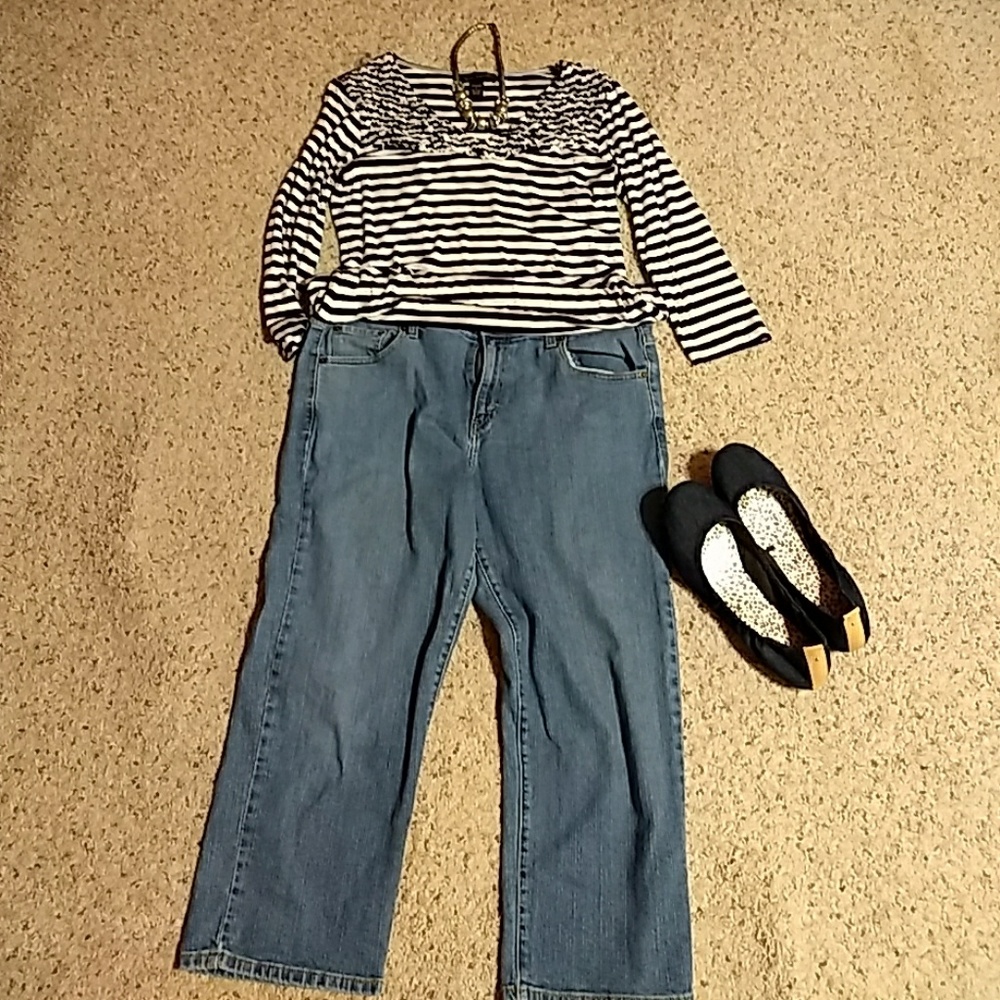 Levi 515 Nouvea Capri's - Size 14.
